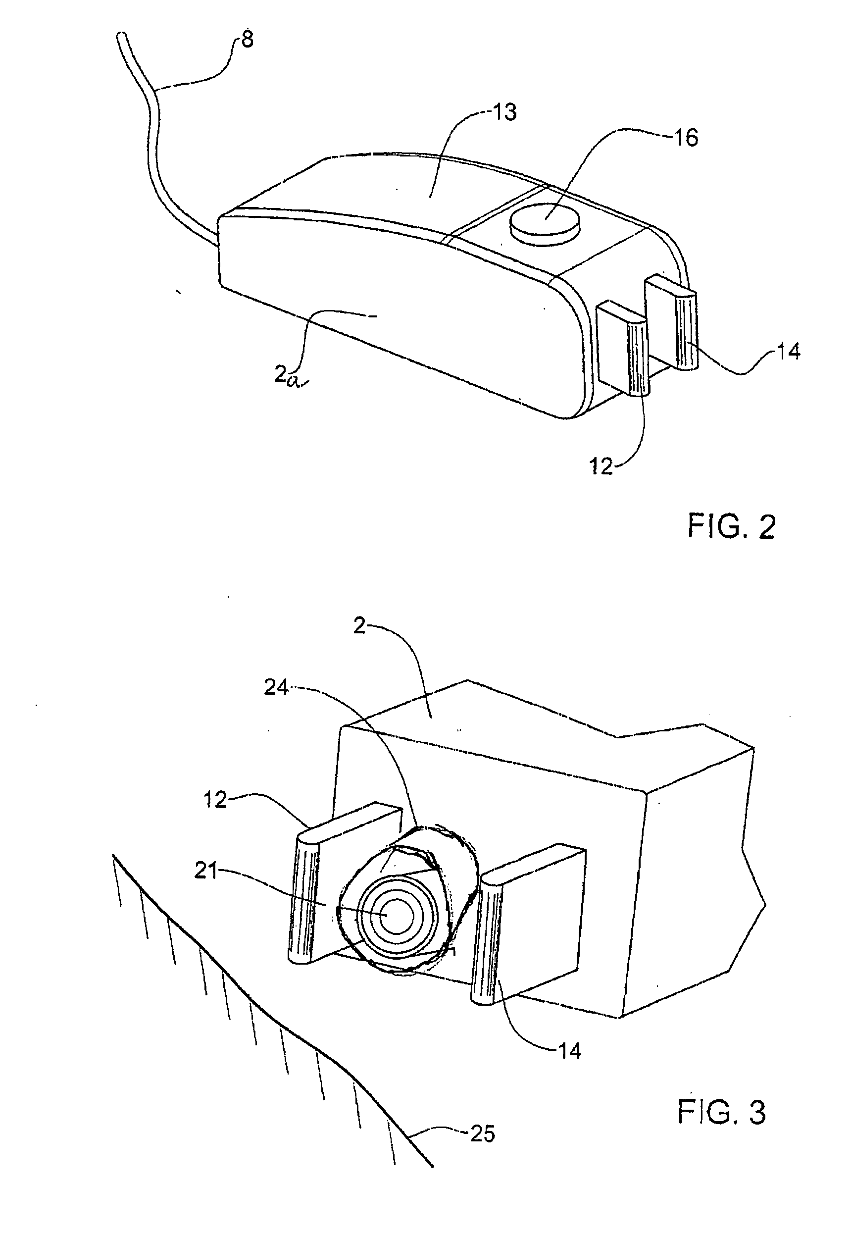 Device and method for treating skin with temperature control