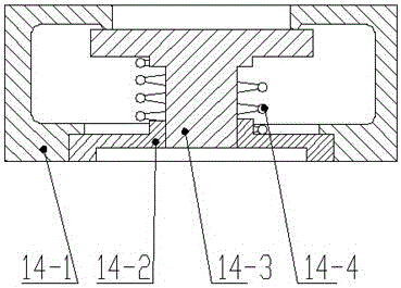 A pressurized high-level fuel tank with small oil supply pressure loss