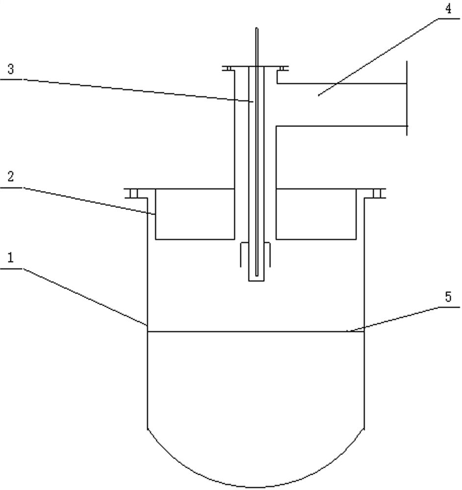 Device for producing sponge titanium by magnesium reduction method