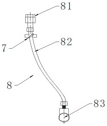 Engineering machine, dismounting-free bearing block with oil cavity capable of being cleaned and cleaning method for oil cavity