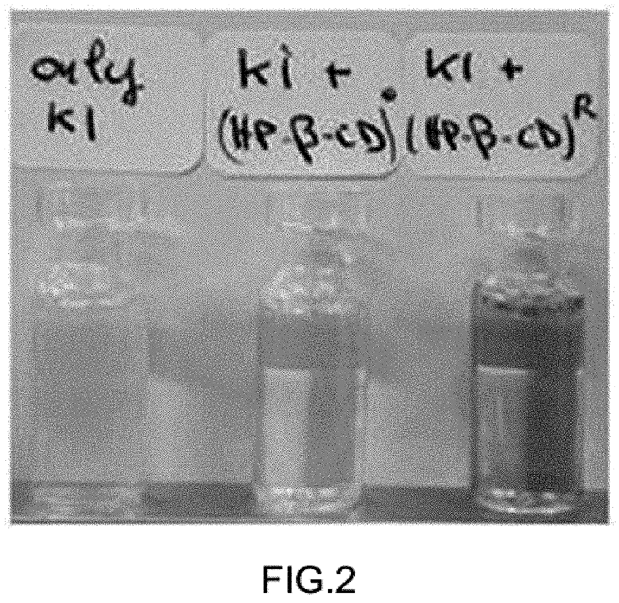 Method for preparing a solid material for storing ozone, the material and the uses thereof