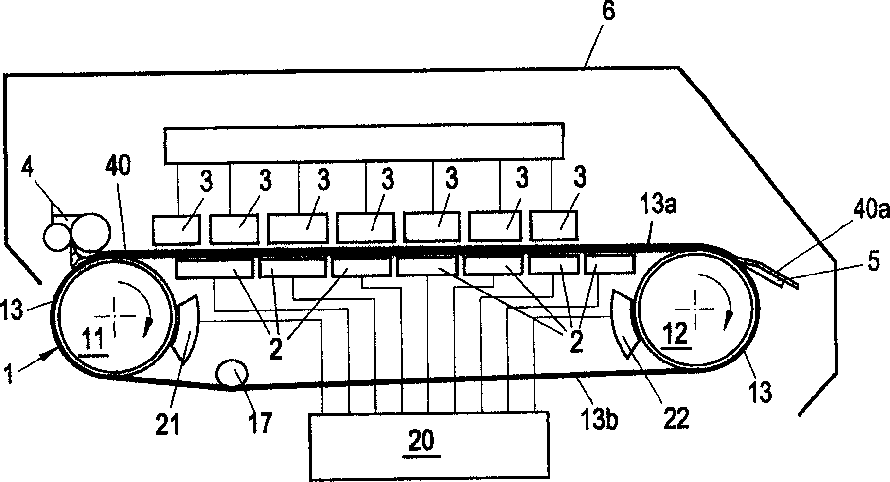 Apparatus for the heat treatment of foodstuffs and feedstuffs, in particular for the production of bakery products