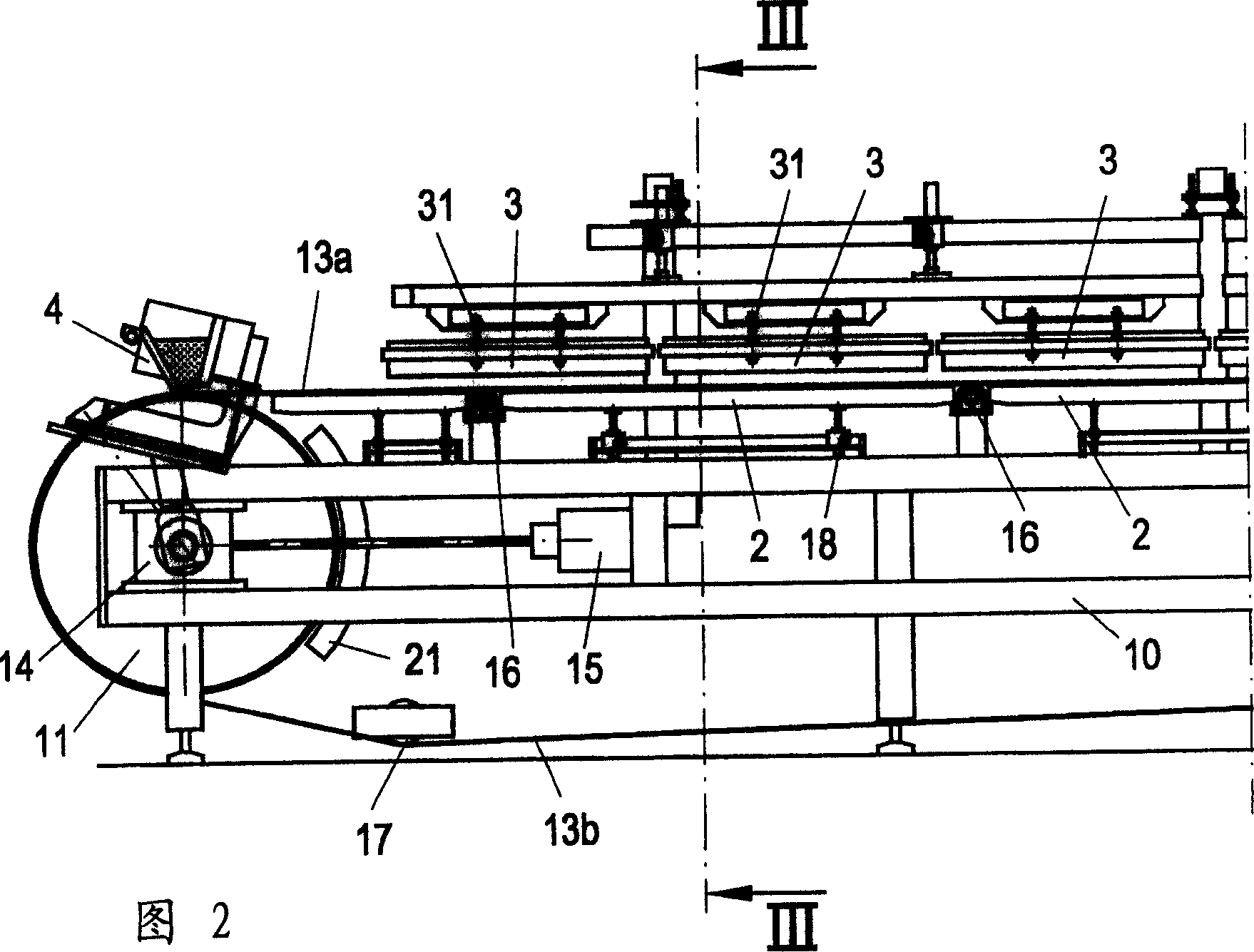 Apparatus for the heat treatment of foodstuffs and feedstuffs, in particular for the production of bakery products