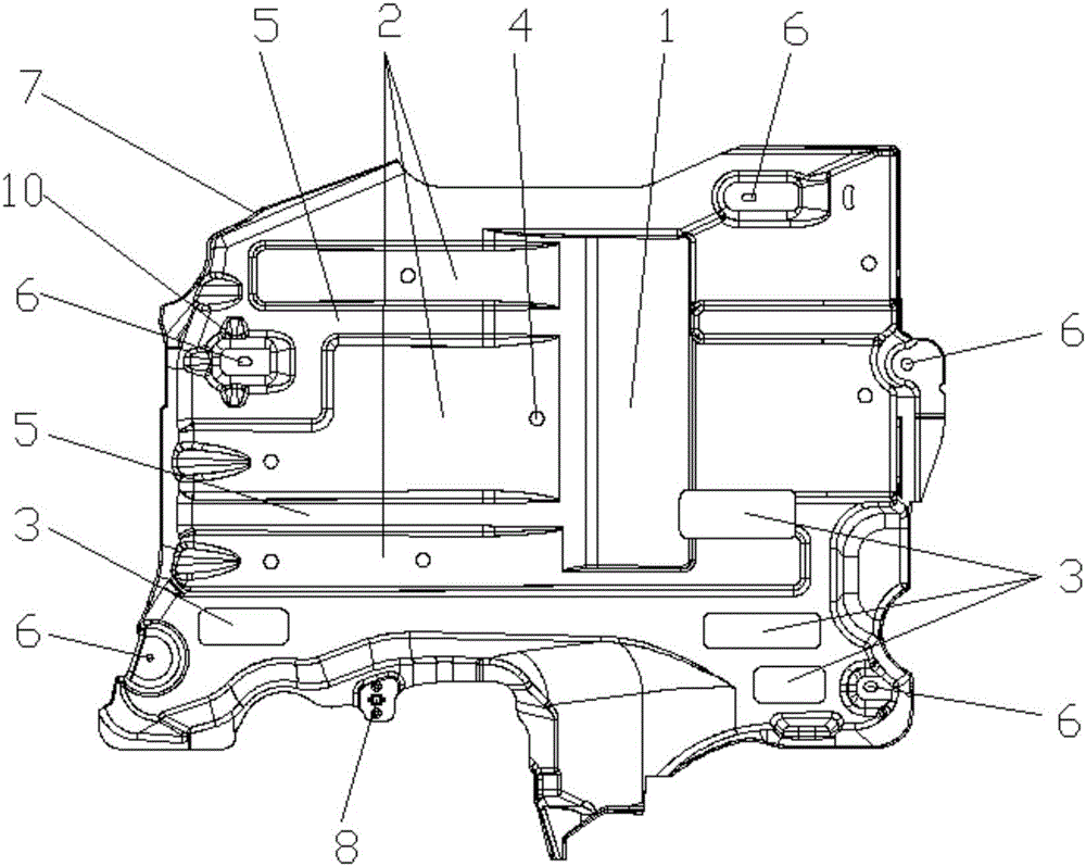 Automobile lower fender apron with automatic silt-discharging function