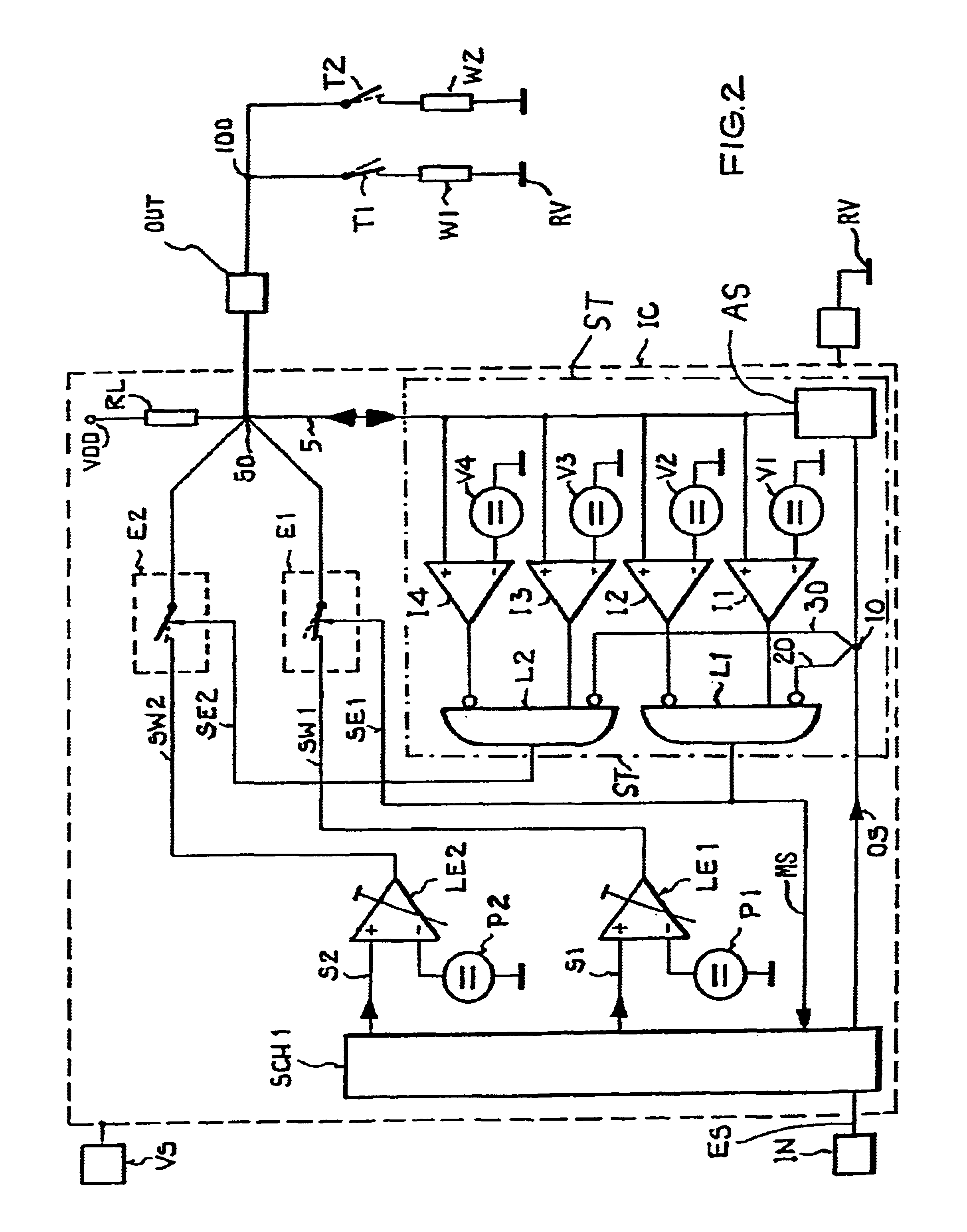 Integrated circuit that can be externally tested through a normal signal output pin