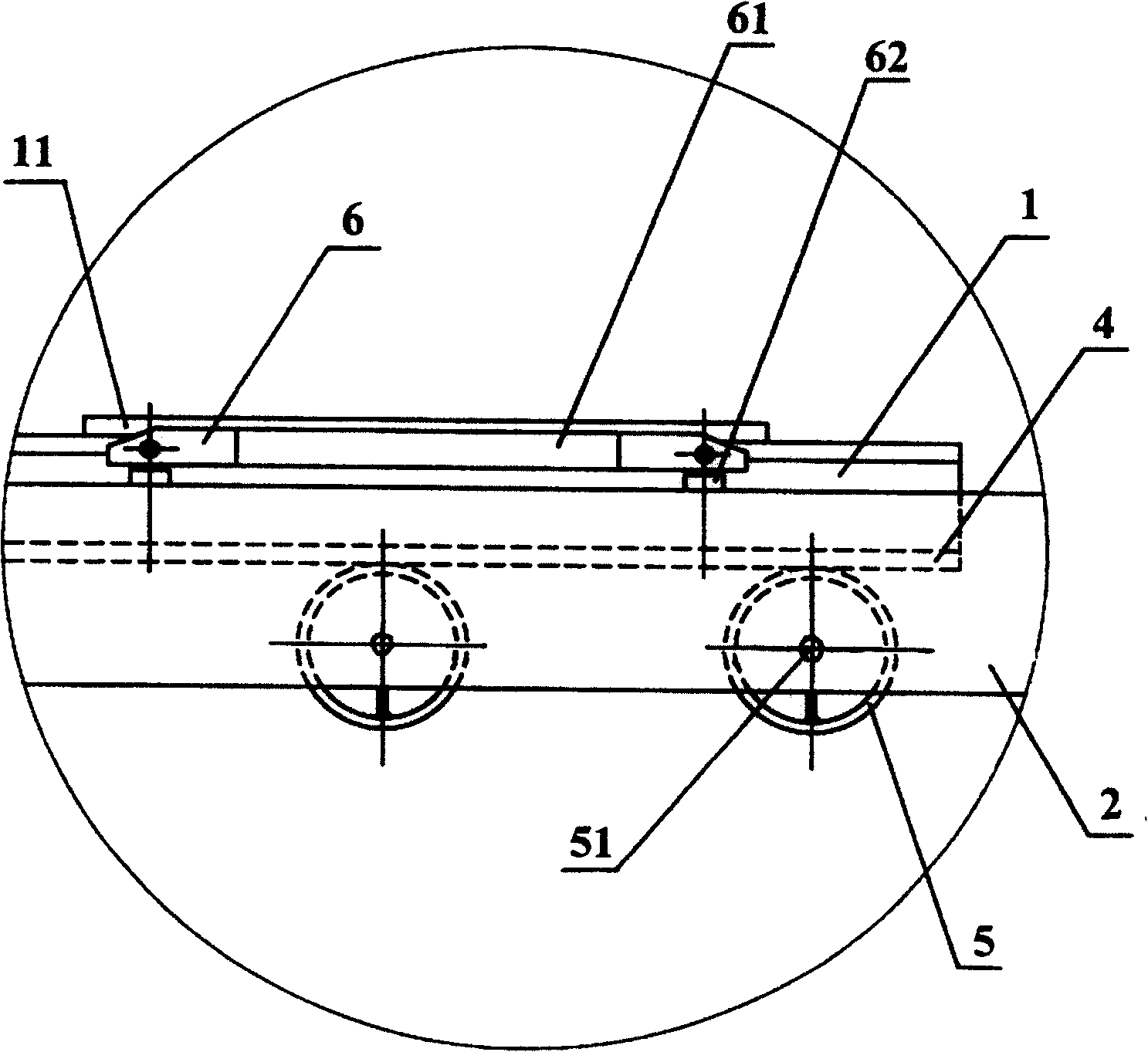 Accumulating conveyor for shield segment