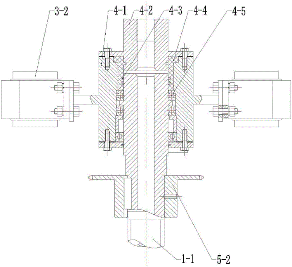Center driving type water jet bunker cleaning mechanism and cleaning method thereof