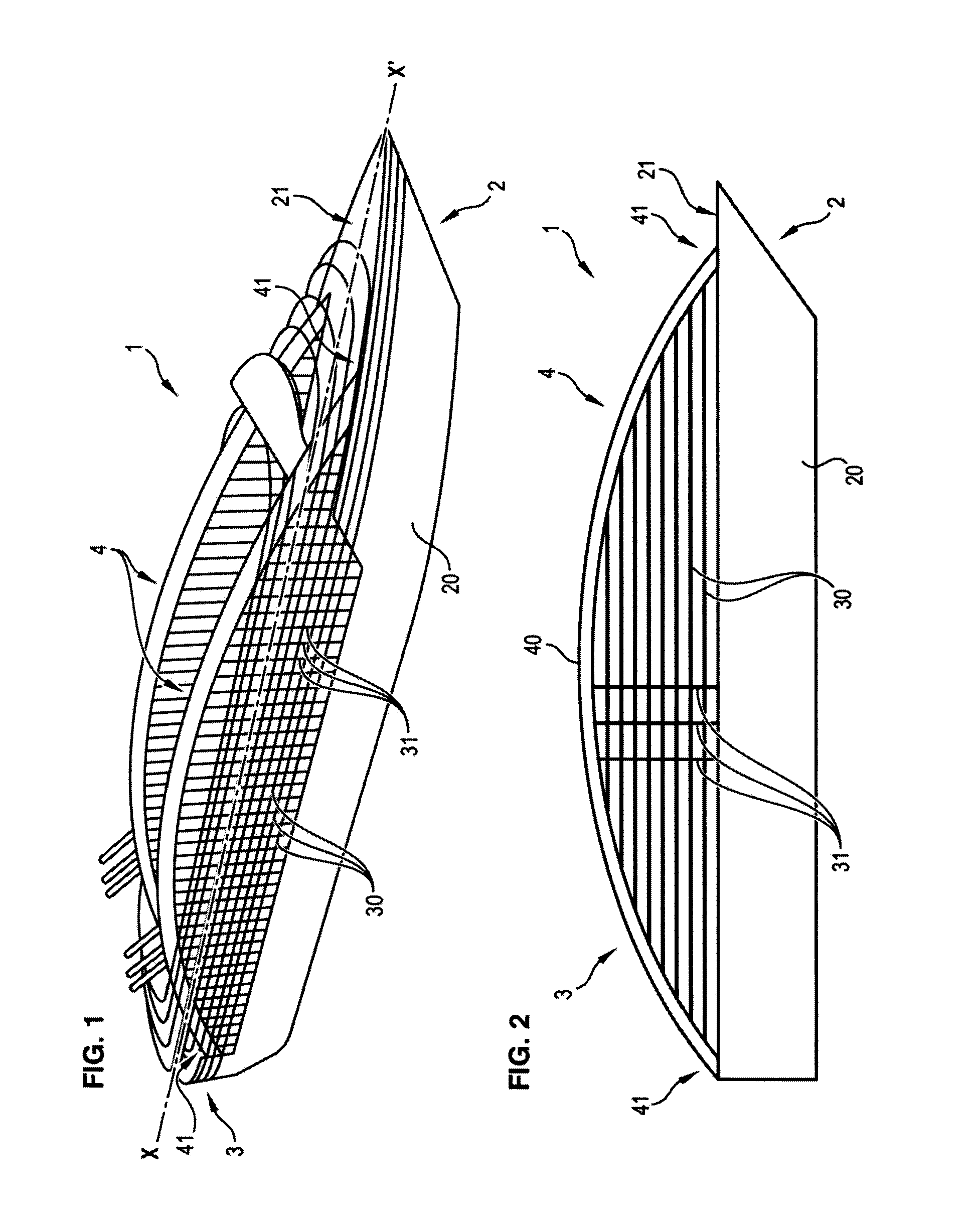 Passenger ship of which the superstructure is equipped with at least one arch