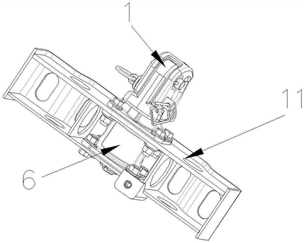 Rotatable rear towing hook for vehicle and vehicle