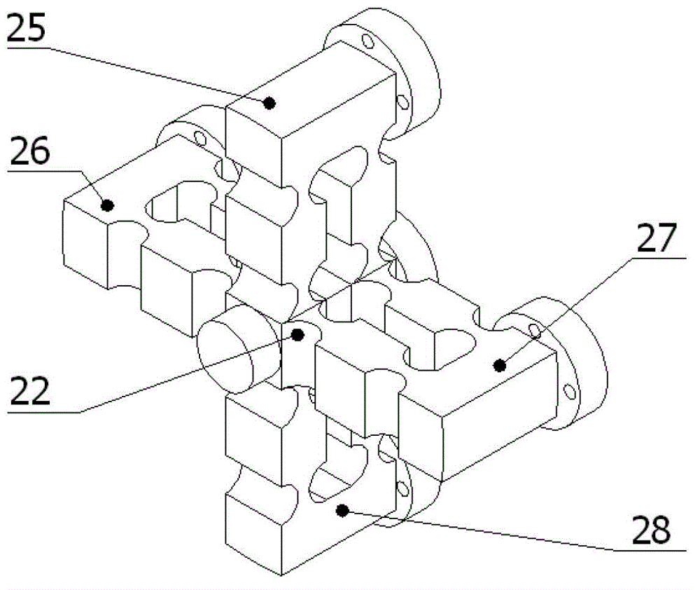 Displacement sensor type piezoceramic driver based on flexible mechanism
