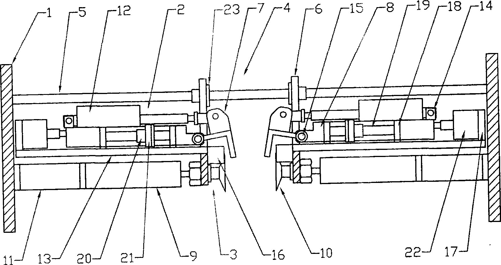 Bag slitting and clamping device of full automatic packaging device