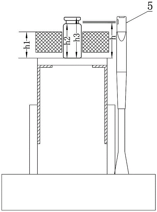 Automatic discharge method and discharge device of freeze dryer