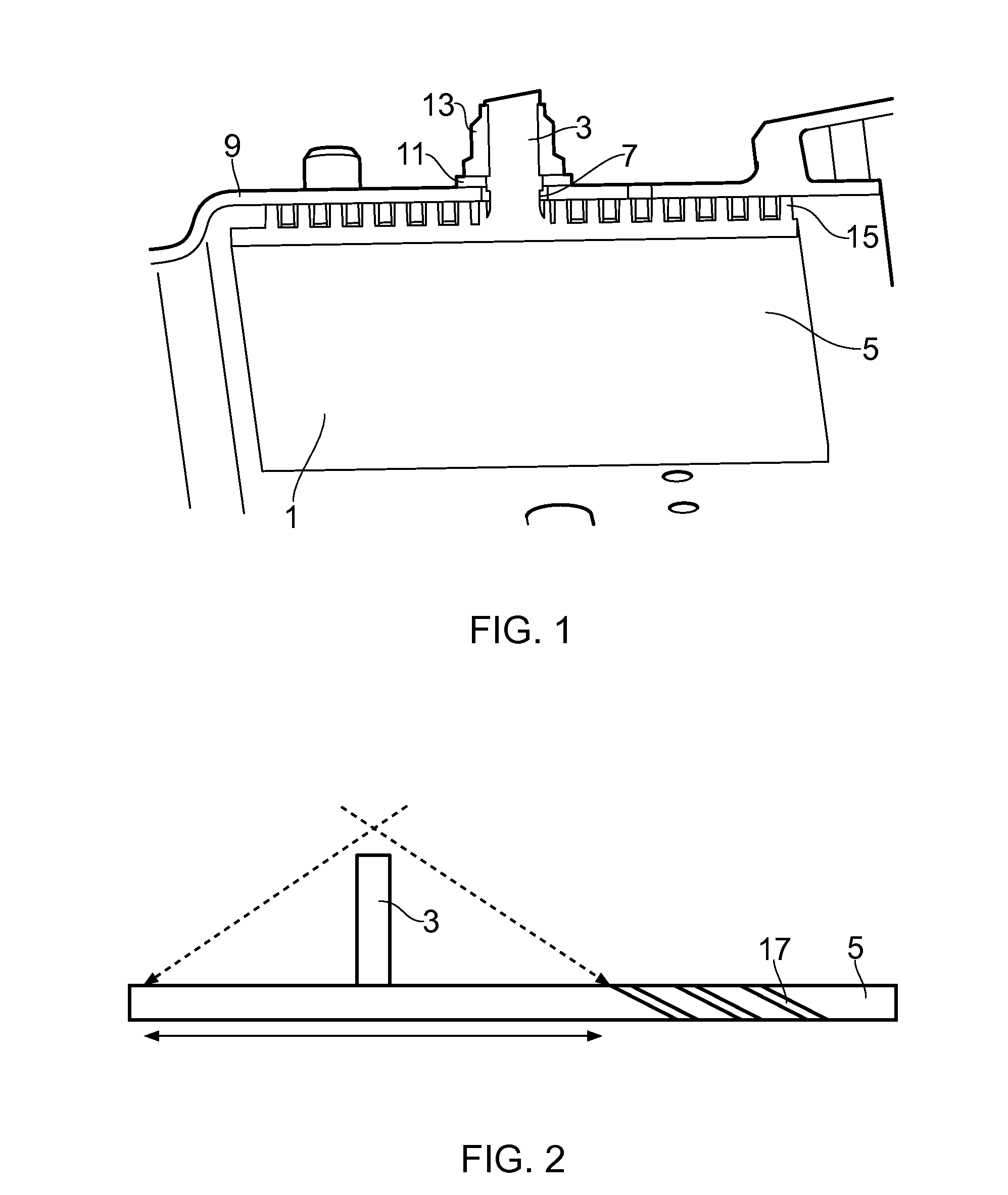 Combustor tile mounting arrangement