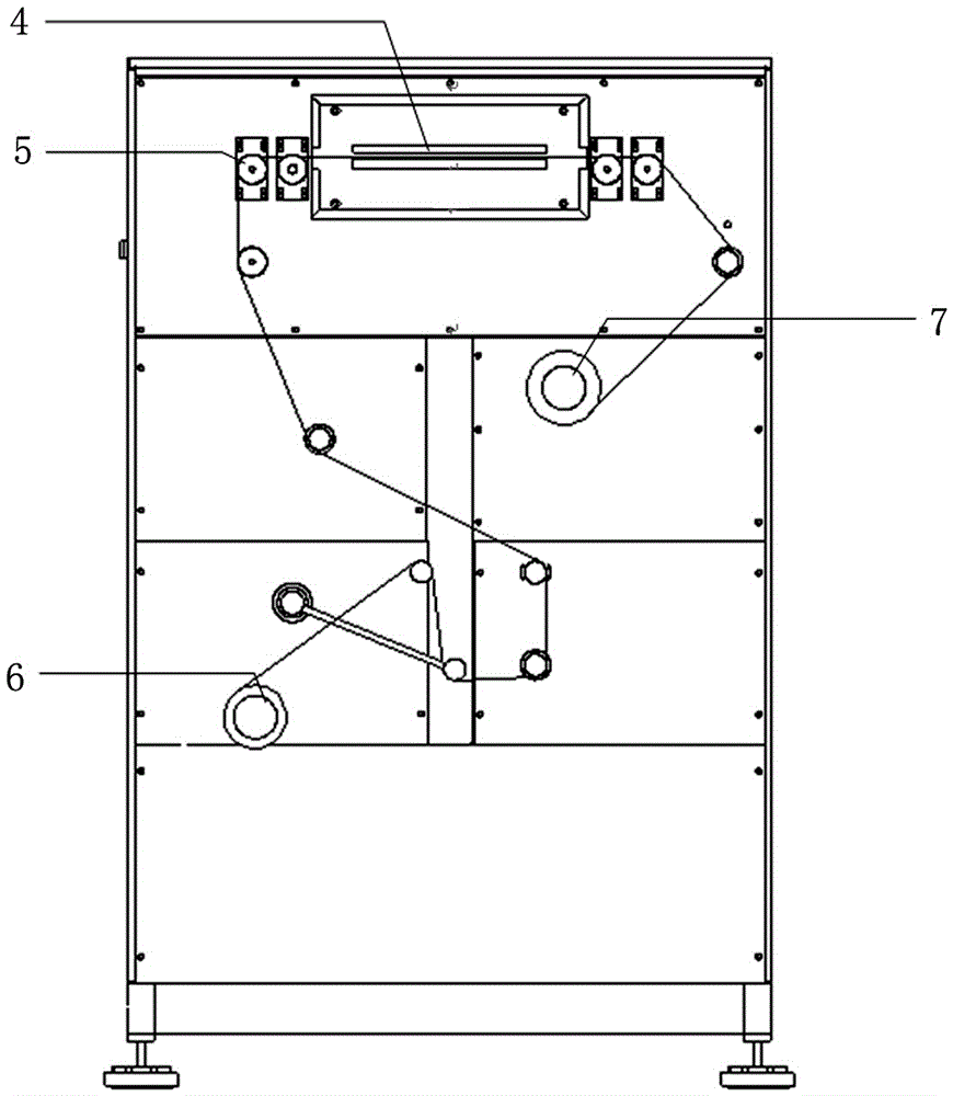 Atmospheric pressure low-temperature plasma continuous treatment apparatus and method for fiber tows