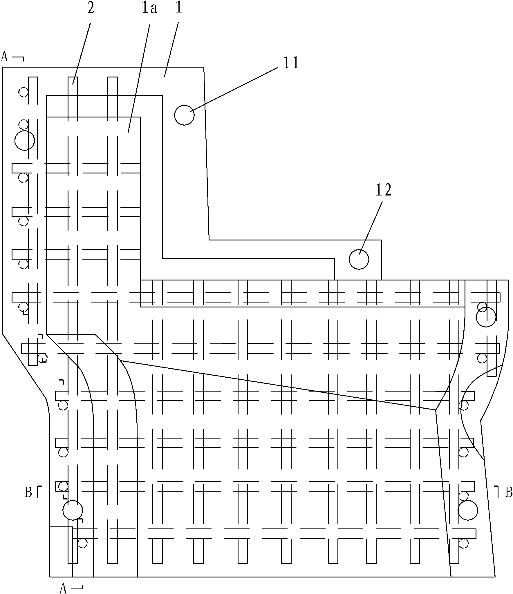 Low-pressure quick drainage mold and method for manufacturing same
