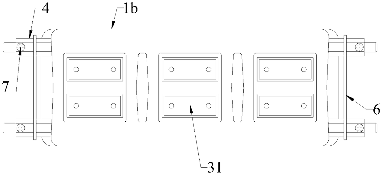 Driving mechanism for controlling opening or closing of capsule bag