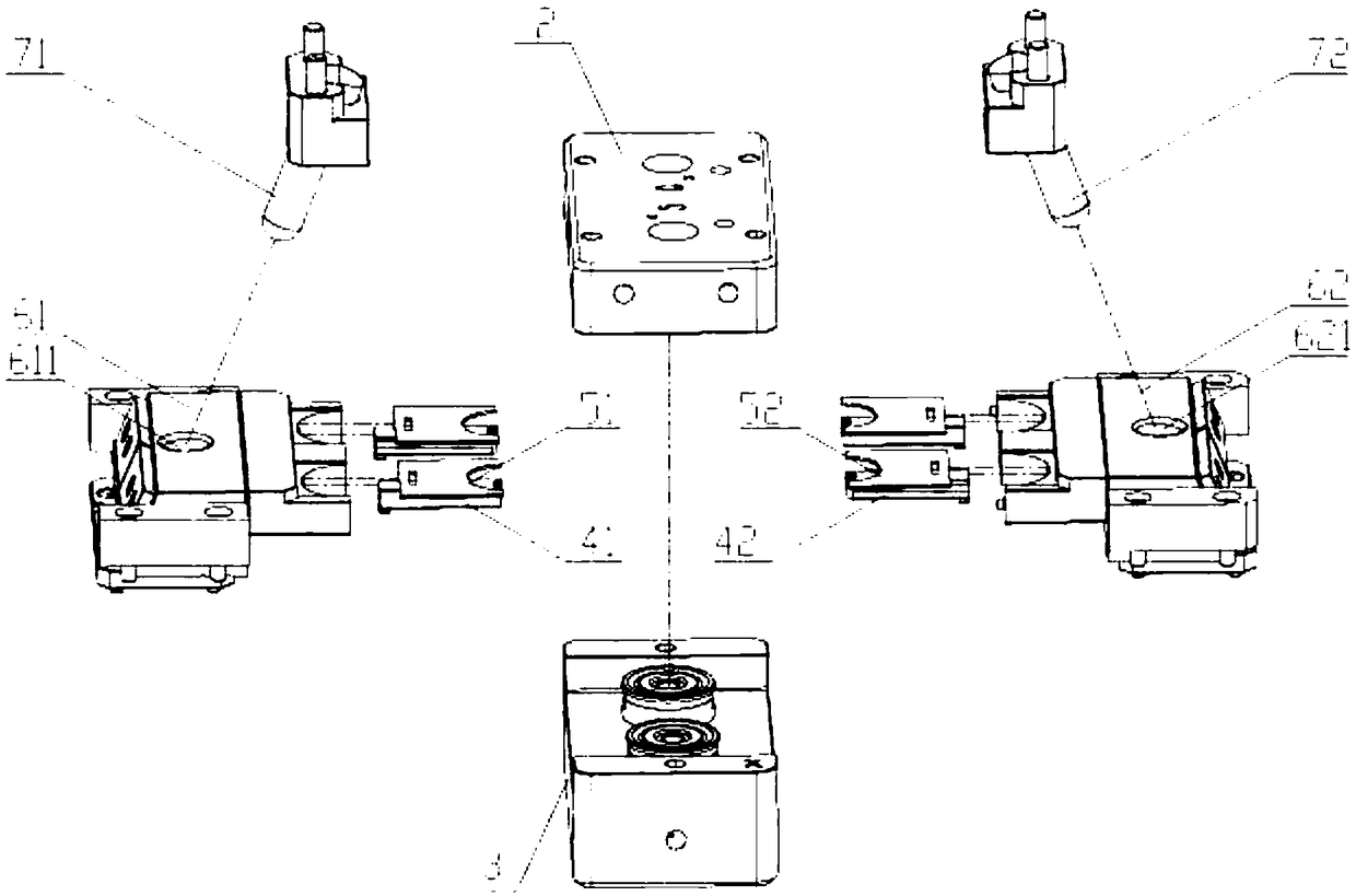 External thread core pulling mold of injection molded protective cover and mold core thread machining method