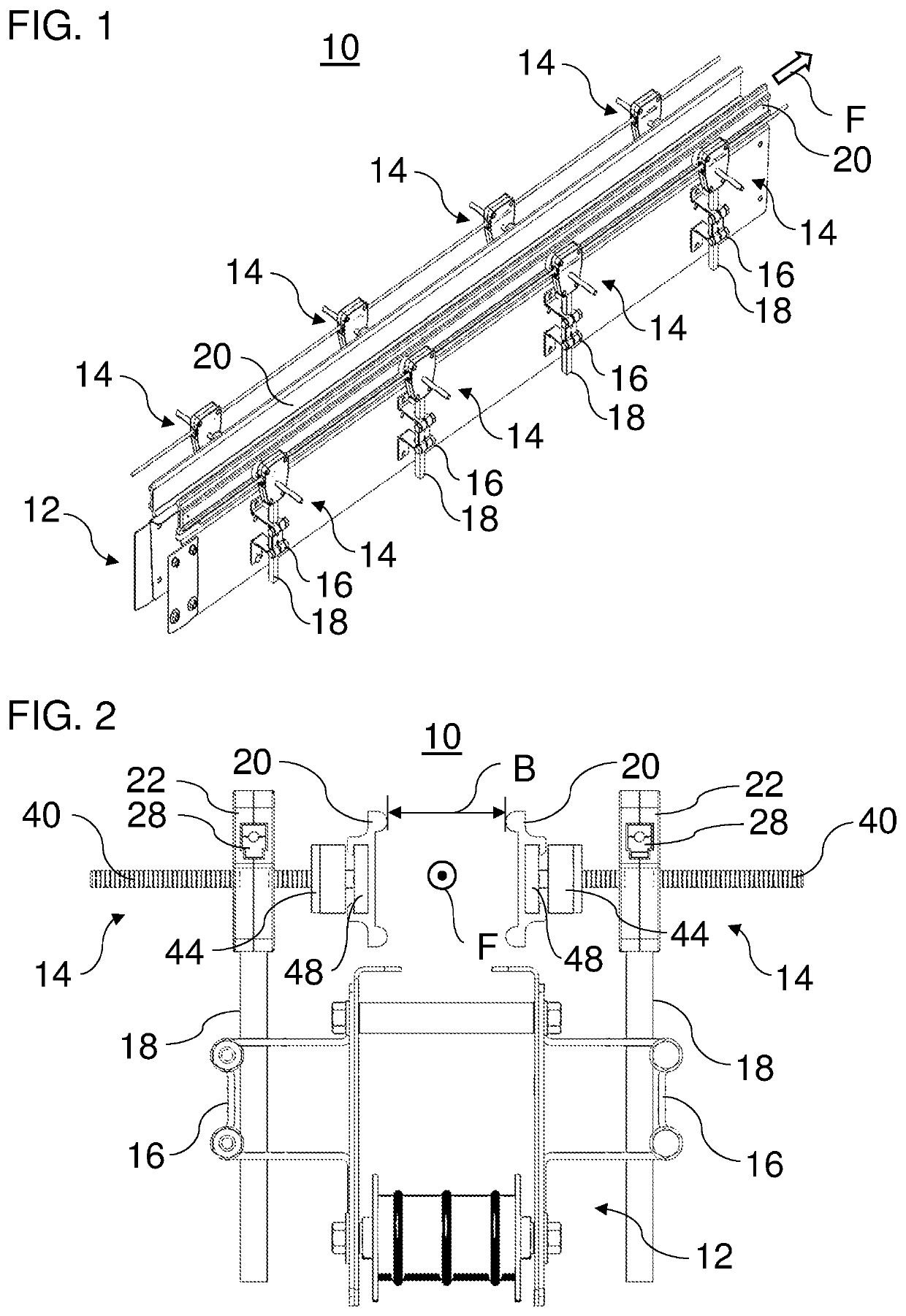 Device for adjusting a guide width of a conveyor