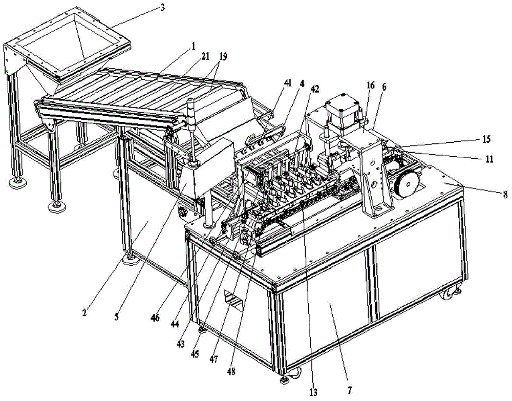 Automatic centering slicer for areca nuts and slicing method thereof
