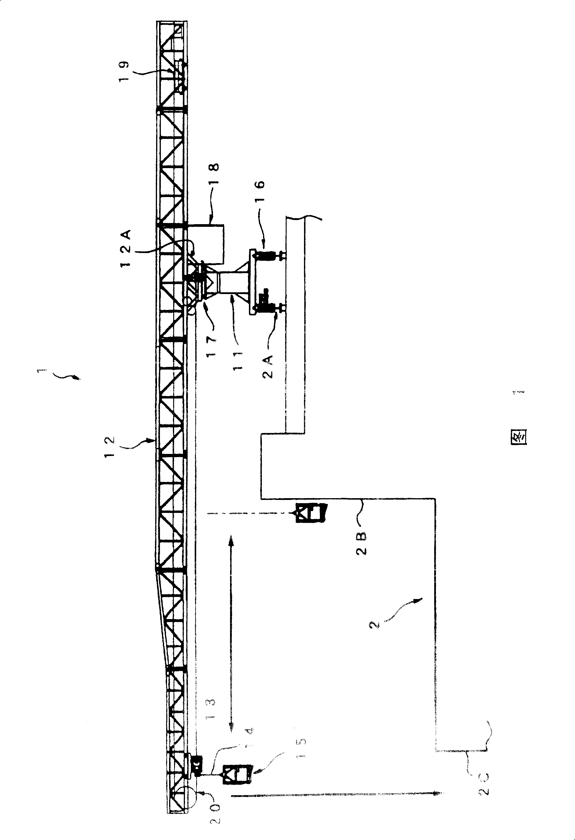 Suspending trolley moving structure in the nacelle device