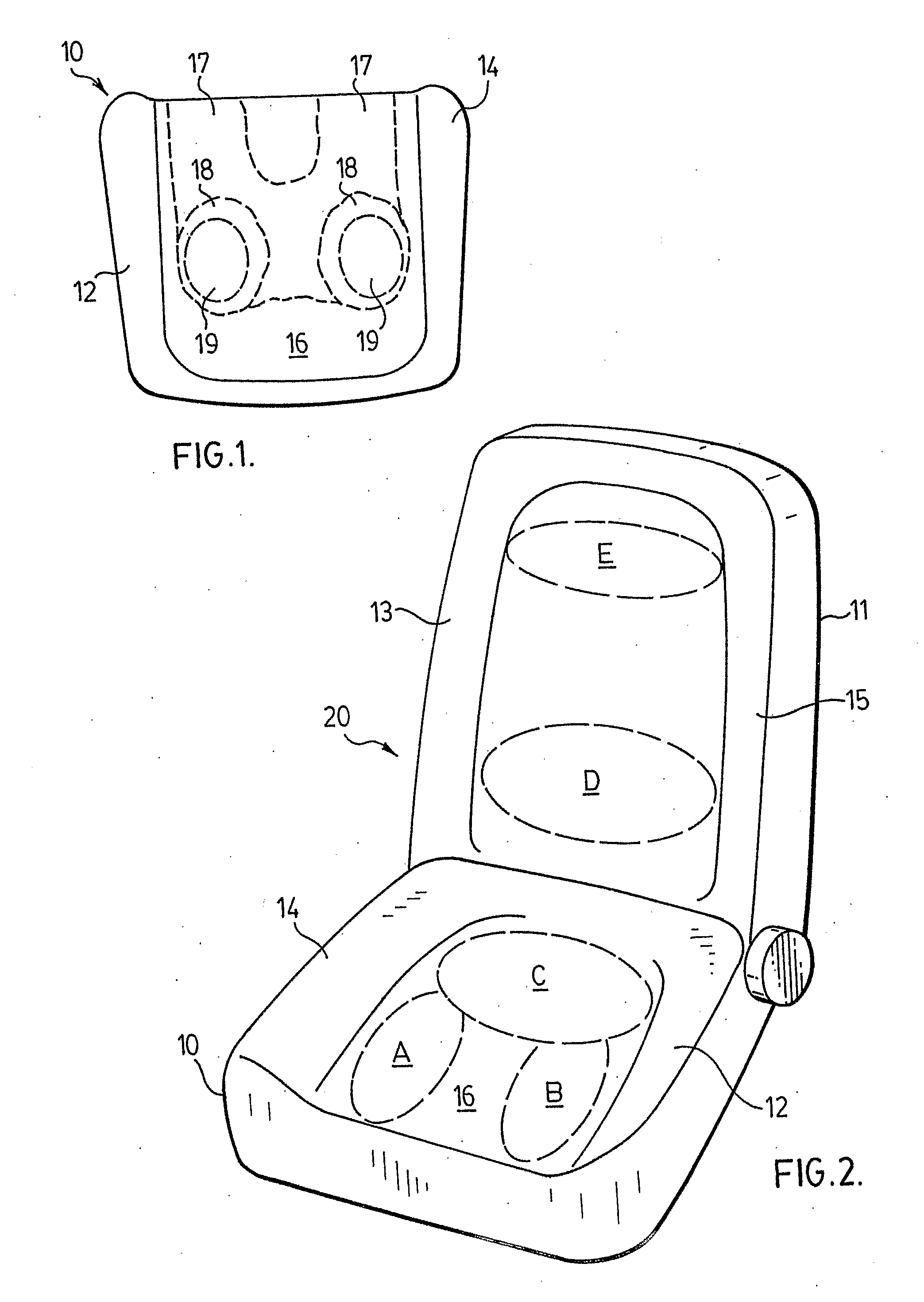 Foam seat element, mold for the production thereof and method to manufacture the mold