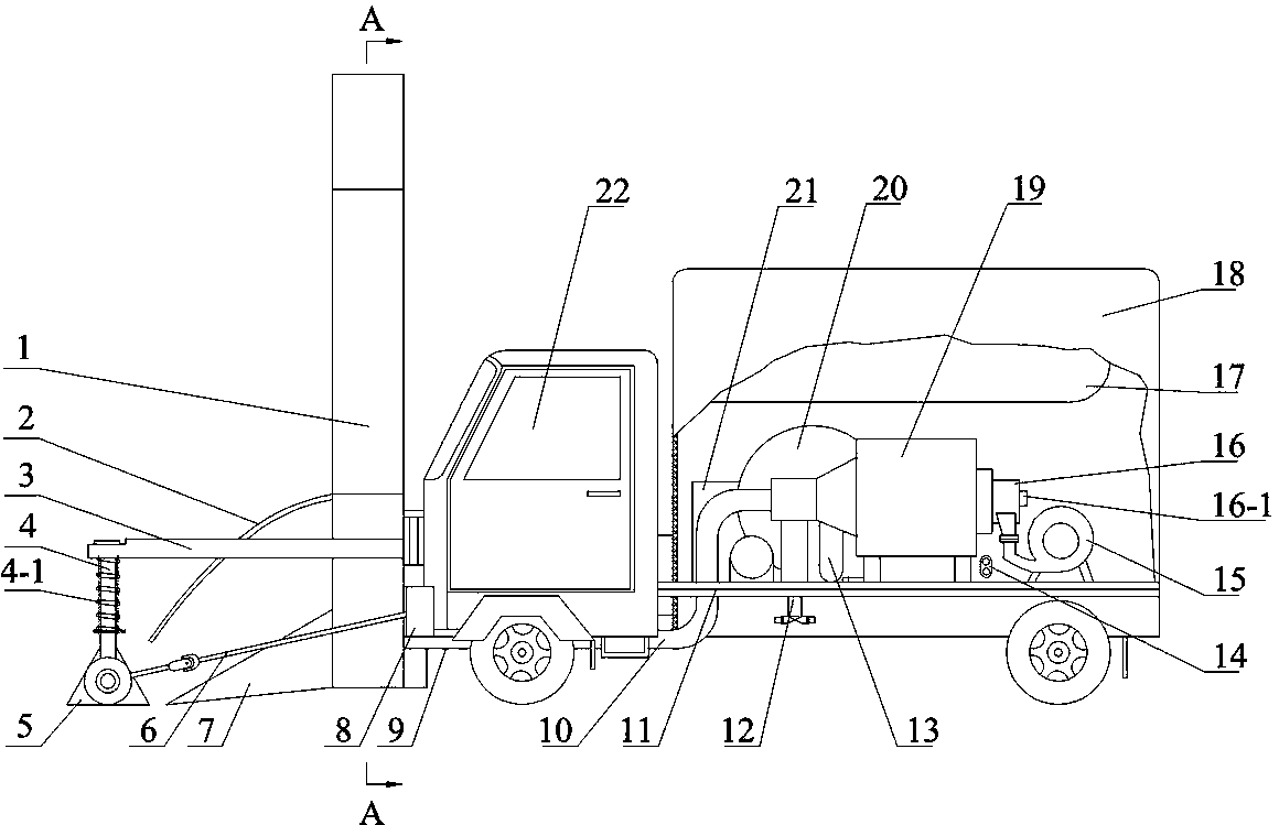 Conveying type hot air protected snow removing vehicle