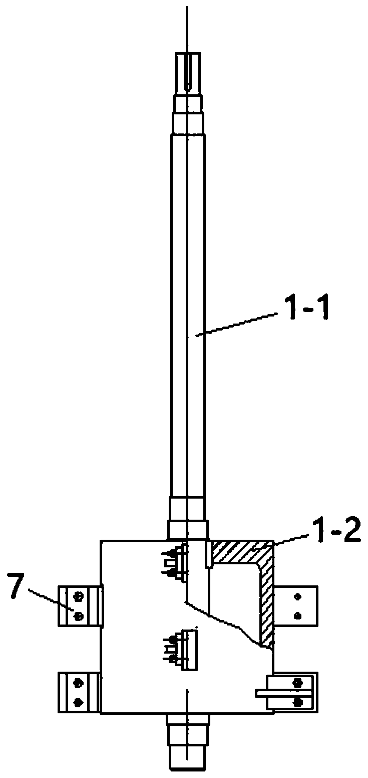 Multi-stage crusher rotor with differential function