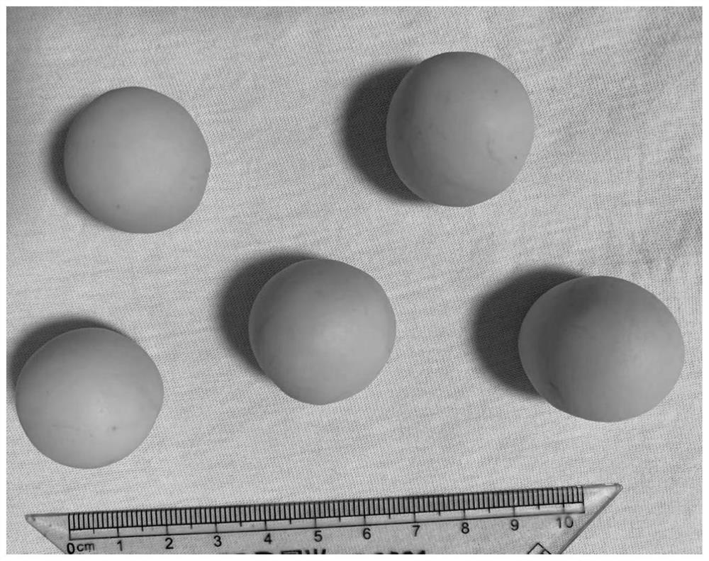 Aerobic tank floating filler as well as preparation method and application thereof