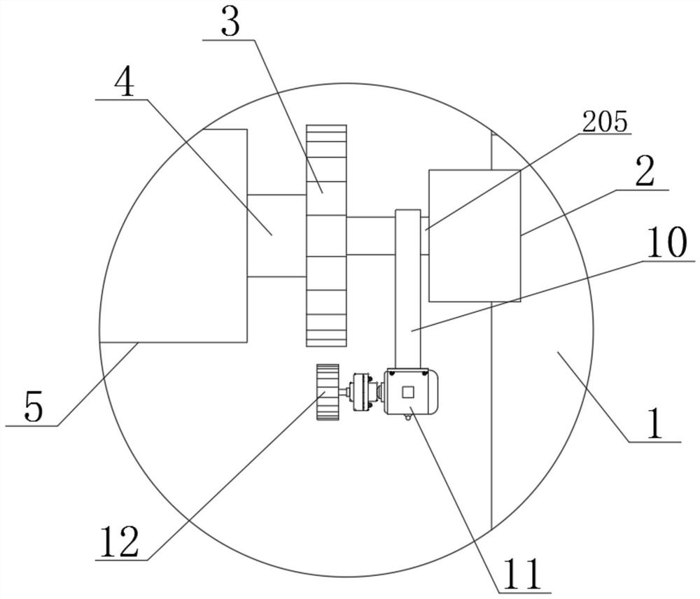 Welding device with automatic reversing function and application method thereof