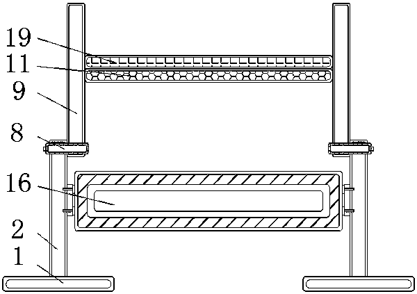 Swinging sand sieving device for building