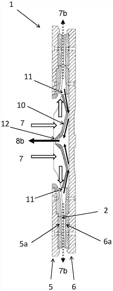 Steam venting in pulp or fiber refiners