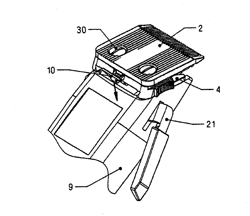 Hair clipping machine having interchangeable clipping assembly and clipping length adjusting device