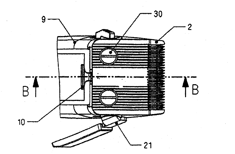 Hair clipping machine having interchangeable clipping assembly and clipping length adjusting device