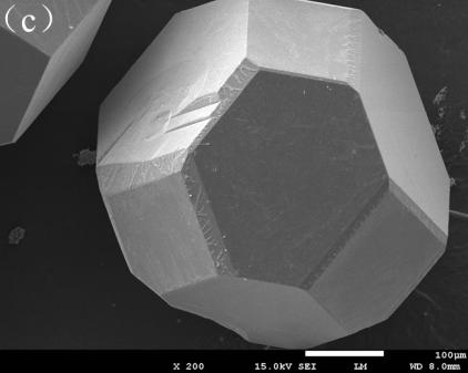 Environment-friendly diamond purification method based on high-temperature air