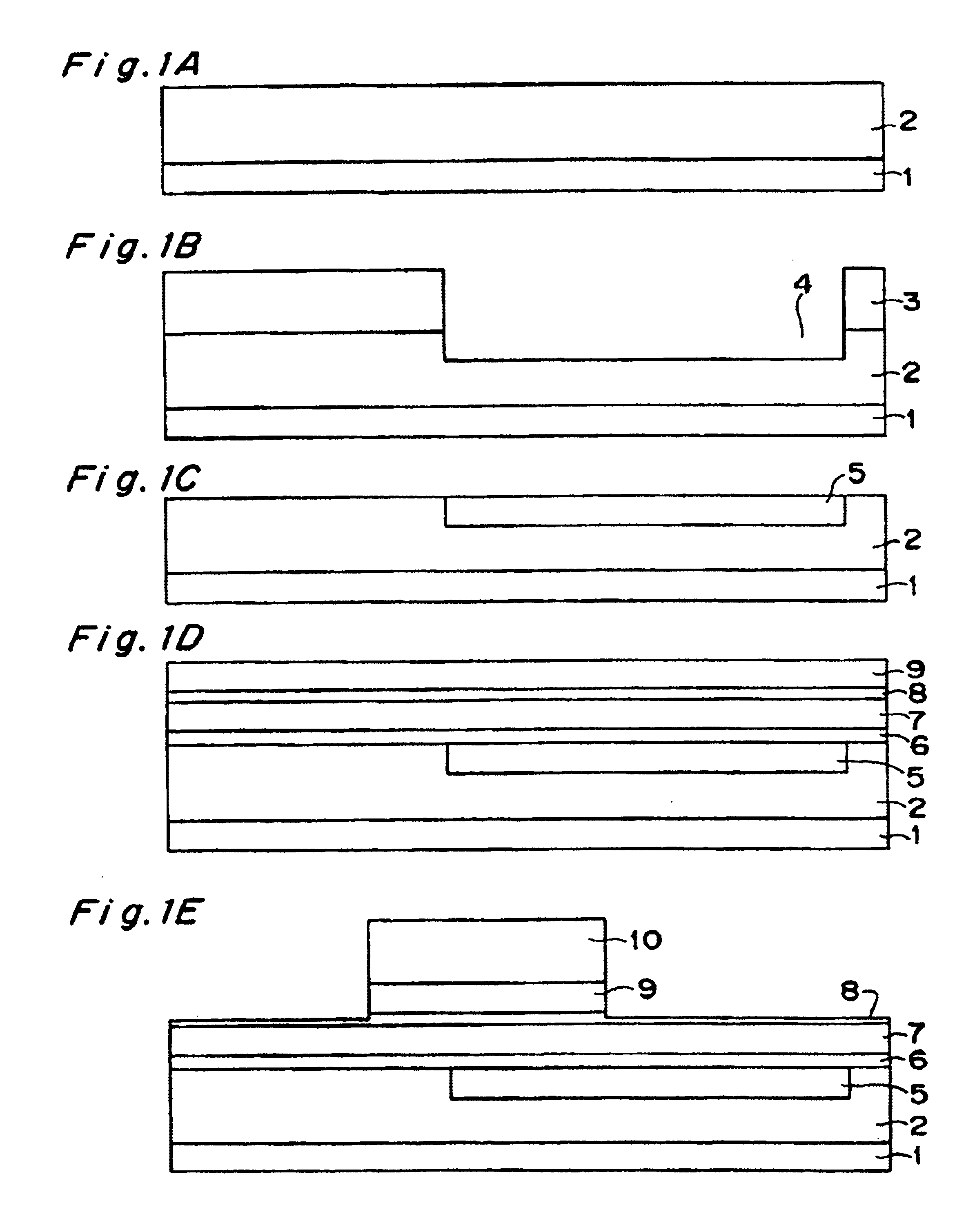 Semiconductor capacitor device having reduced voltage dependence