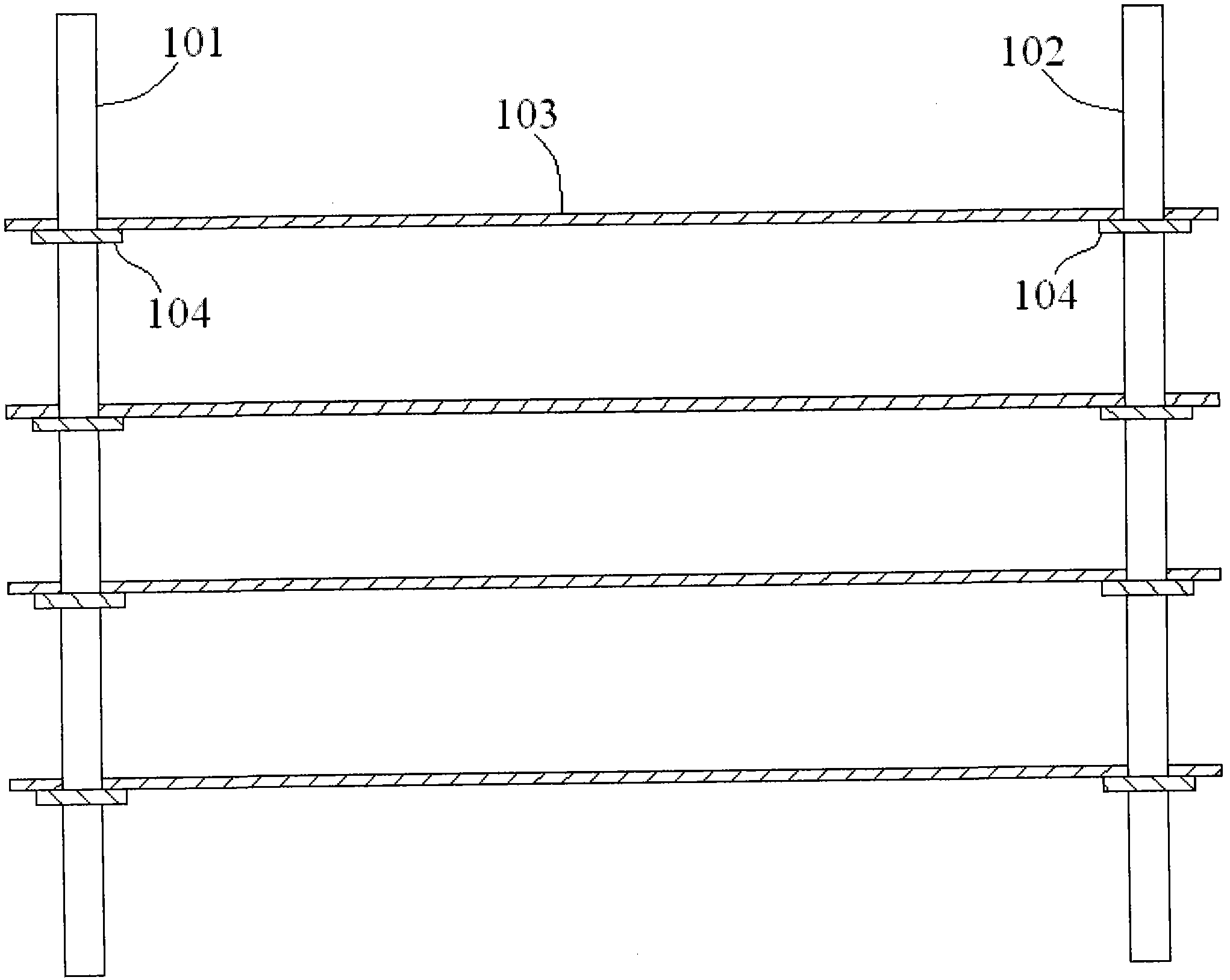 Microalgae collecting device and microalgae collecting method