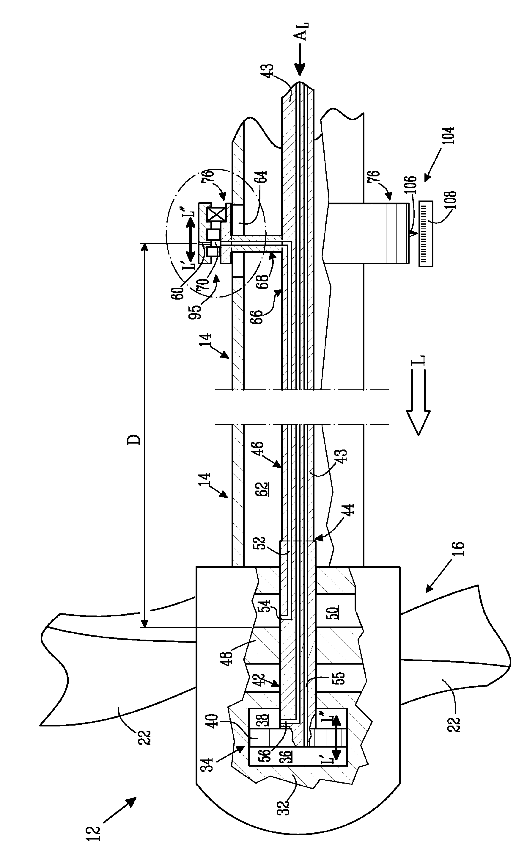 An adjustable propeller arrangement and a method of distributing fluid to and/or from such an adjustable propeller arrangement