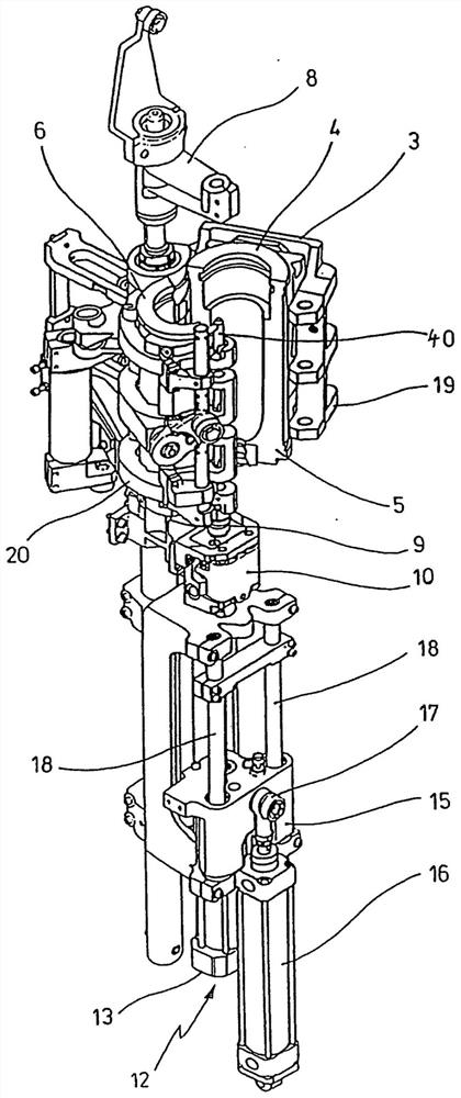 Quick-change mandrel with active preform clamping