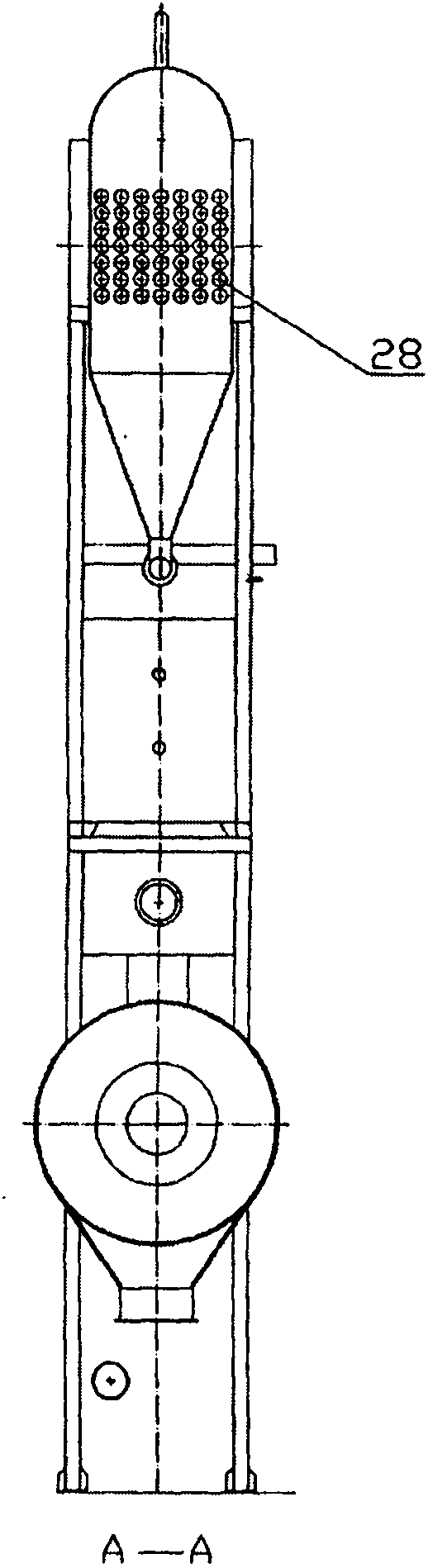 Processing method and device for incinerating toxic waste liquid by smoke concentration and gasification