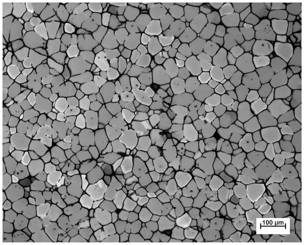 Ultrahigh-toughness cast aluminum alloy and forming method thereof