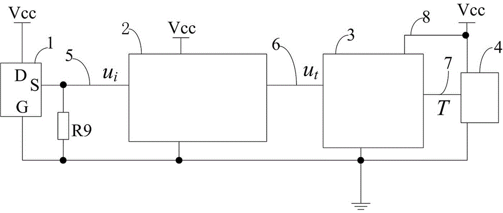 Adaptive PIR circuit applied to solar illumination device