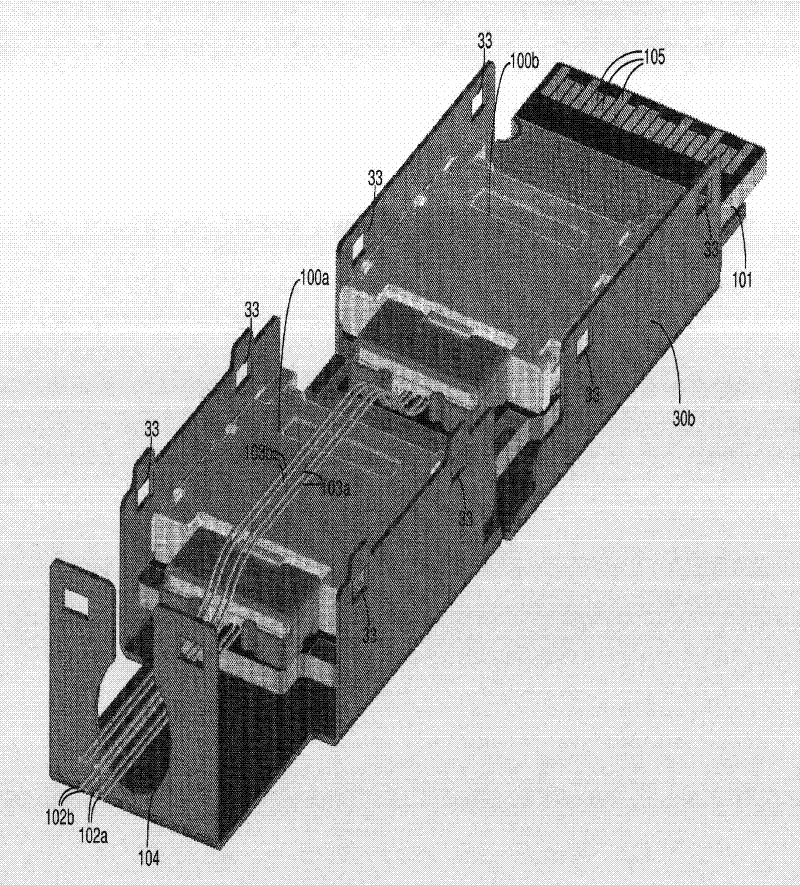 Active optical cable that is suited for consumer applications and a method
