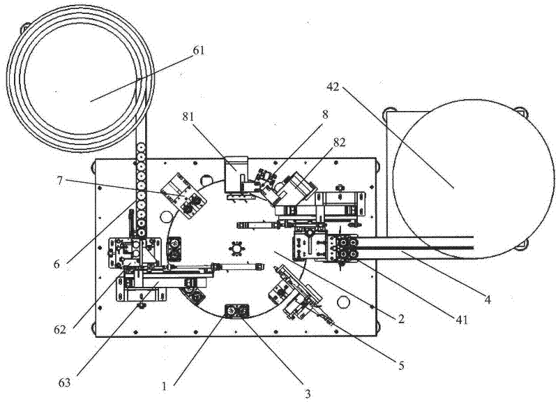 Installing device of separated type cosmetic cap body