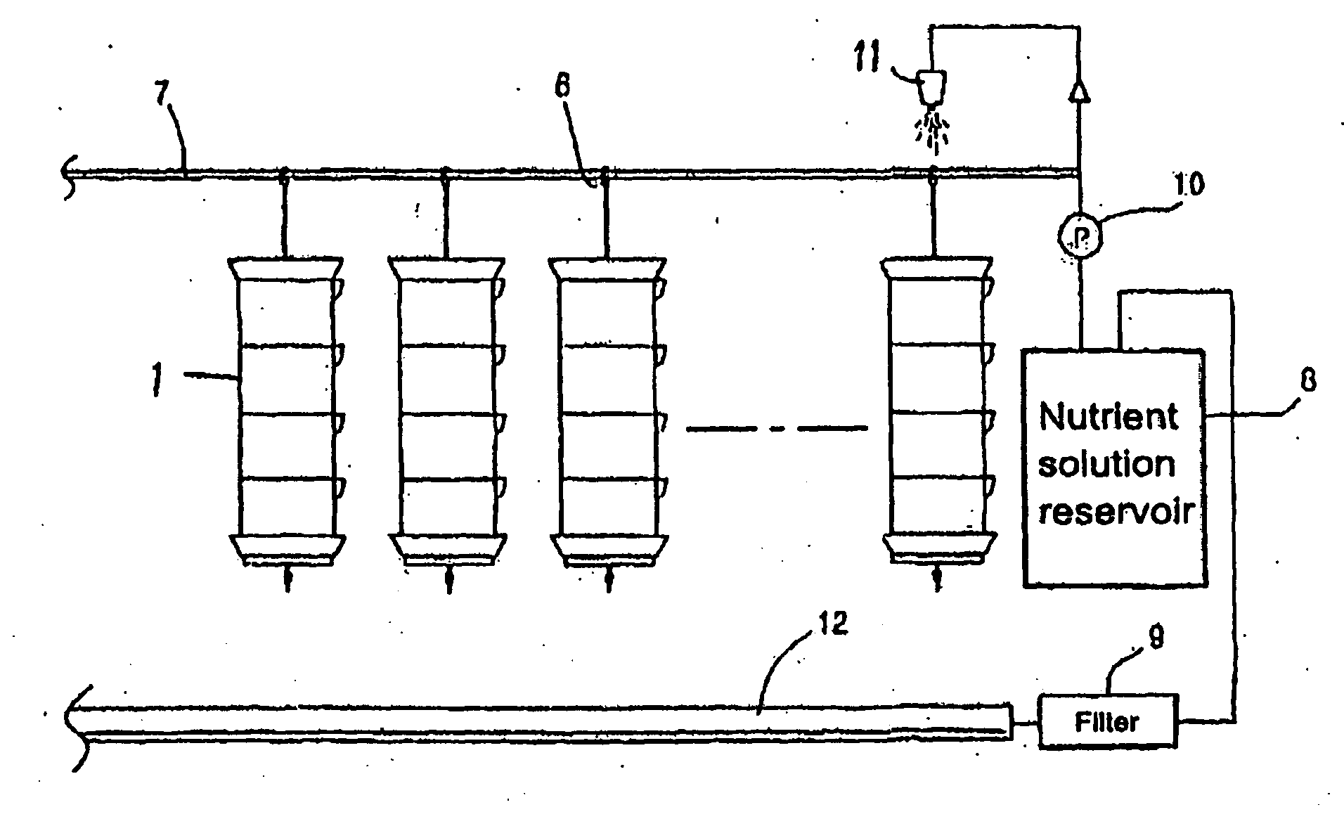 Hydroponic device and hydroponic pot thereof