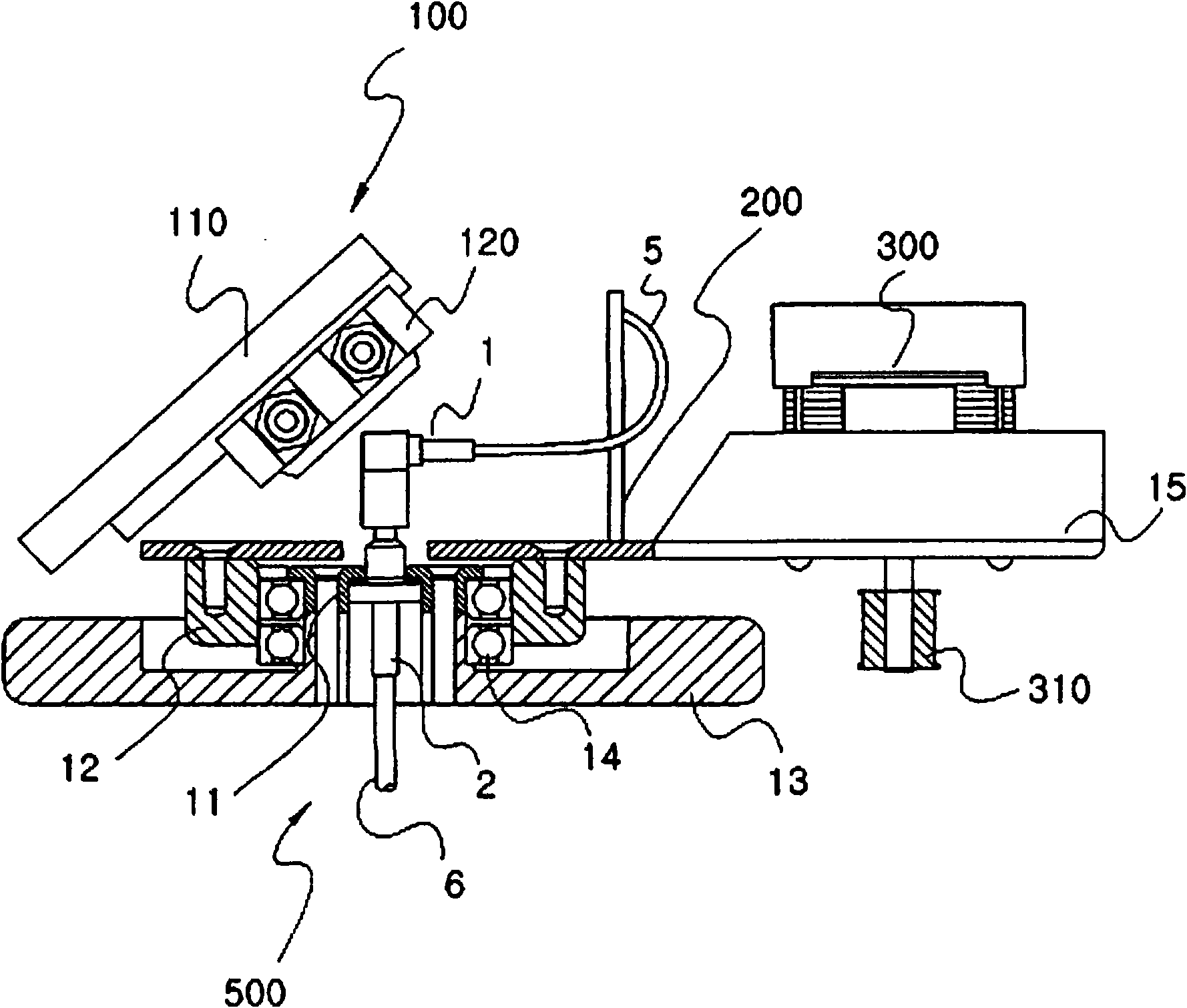 Automatic satellite tracking antenna system for receiving circular polarized wave