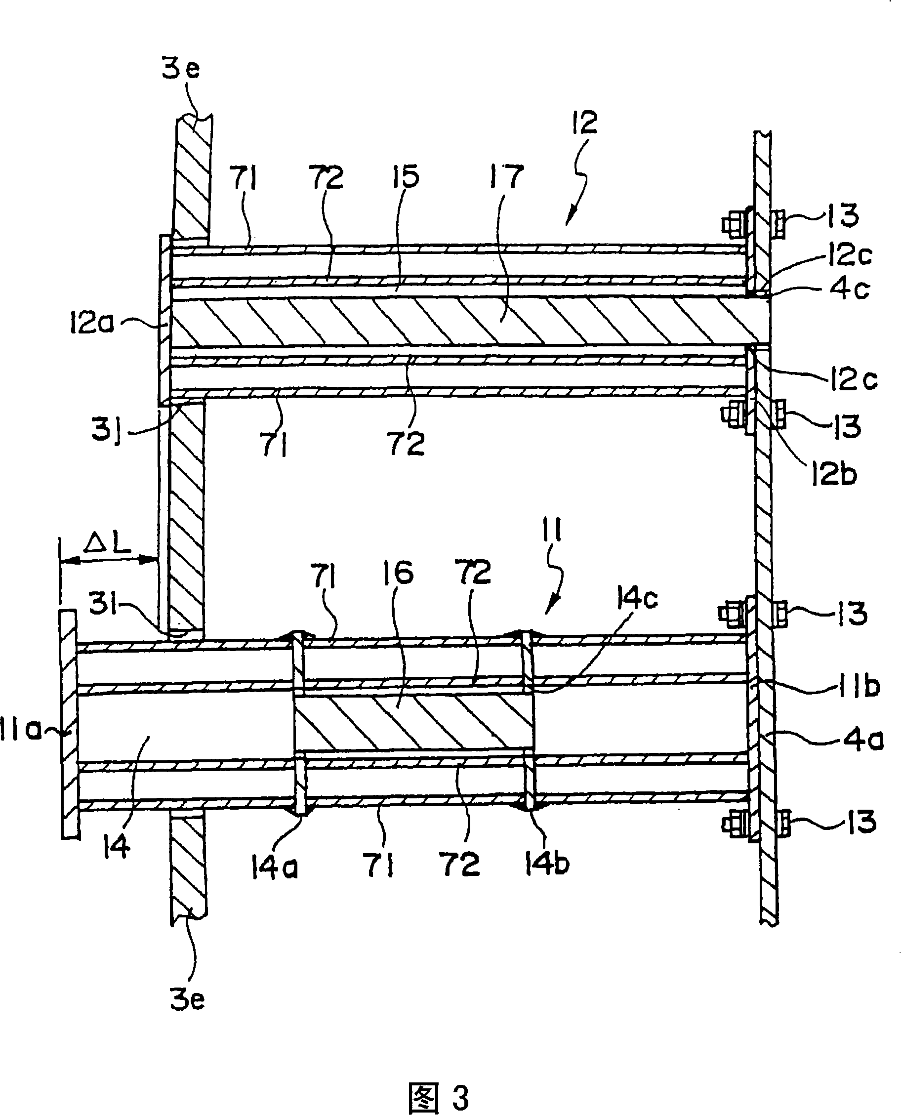Collision energy absorbing device and railway vehicle having the device