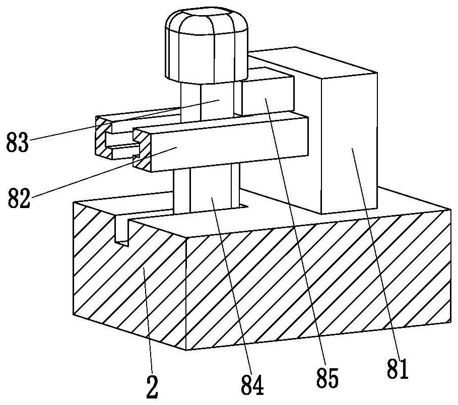 A fruit and vegetable transshipment fresh-keeping packaging machine and packaging method thereof