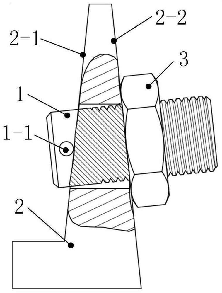 A Realization Method of Through-Wall Joint with Self-adaptive Mounting Surface Inclination Angle