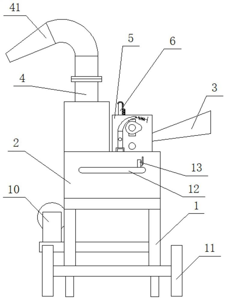 A straw returning treatment device