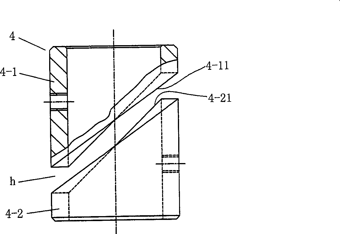 Shaping device of crocheting apparatus